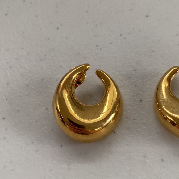 Vintage Gold Tone Crescent Monet Clip On Earrings - Picture 2 of 8